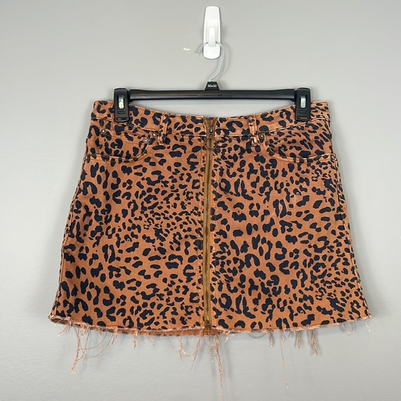 Free People. We The Free Zip It Up Leopard Print Denim Mini Skirt. Size 30 - Picture 1 of 14